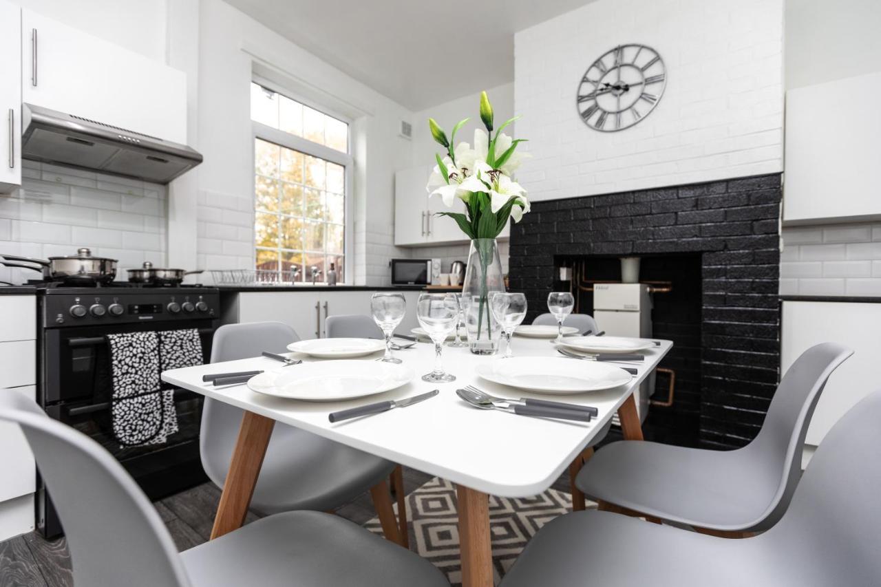 Spacious Three Bedroom Property! Hemsworth Exteriör bild