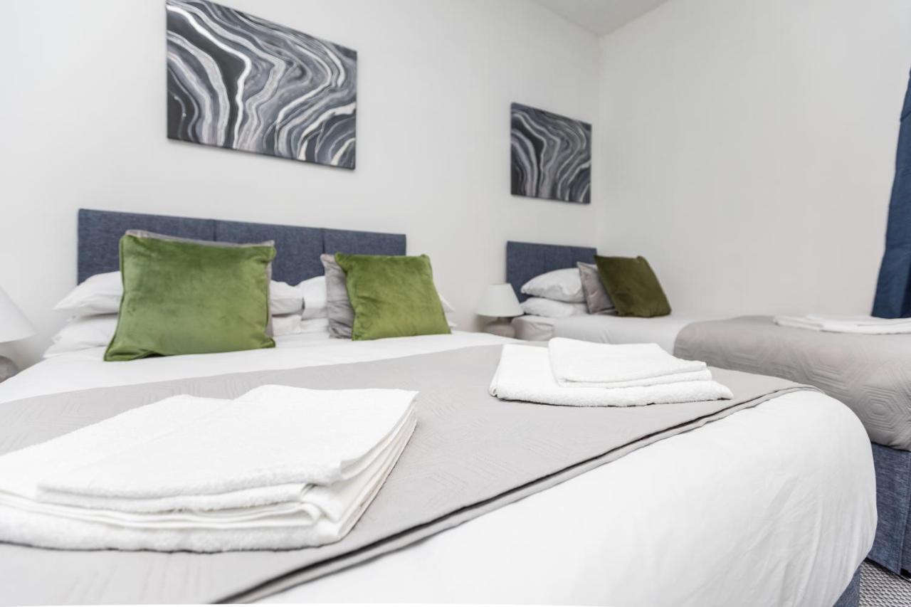 Spacious Three Bedroom Property! Hemsworth Exteriör bild